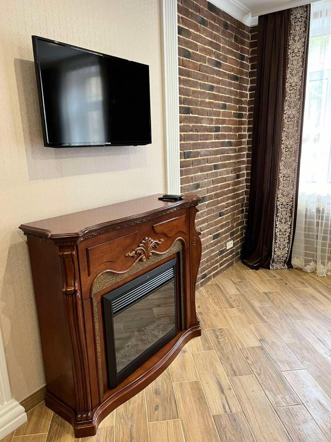 Lavender Night Apartments Chernivtsi Ngoại thất bức ảnh